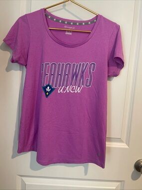 Champion Purple Seahawks UNCW Scoop Neck Tee Womens M 18Pit-Pit 26 Length
